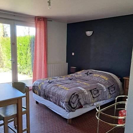 Studio Charmant A Treignac Avec Terrasse De 22 M² Kültér fotó